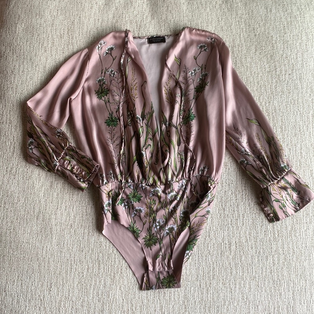 Zara floral mauve bodysuit. Size small